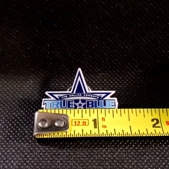 Vintage "True Blue" Lapel Pin of the Official Dallas Cowboys Fan Club - Picture 2 of 2